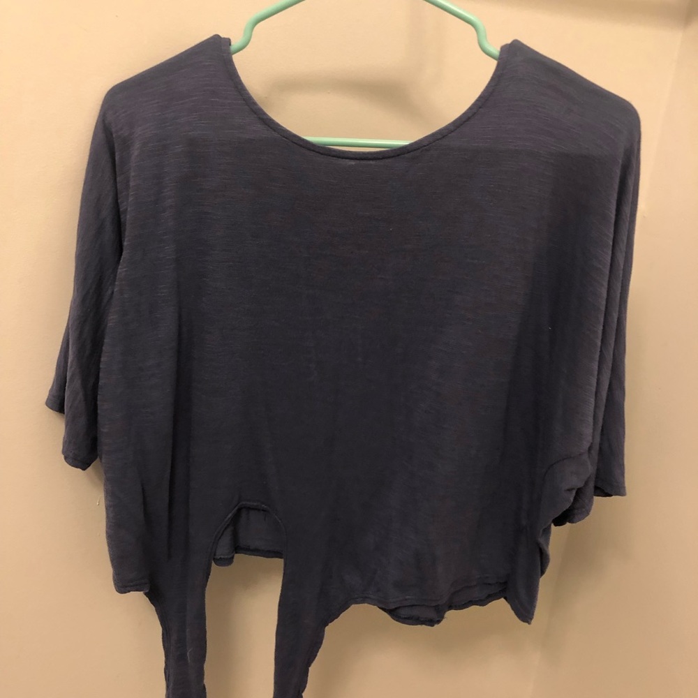 Casual crop top with tie